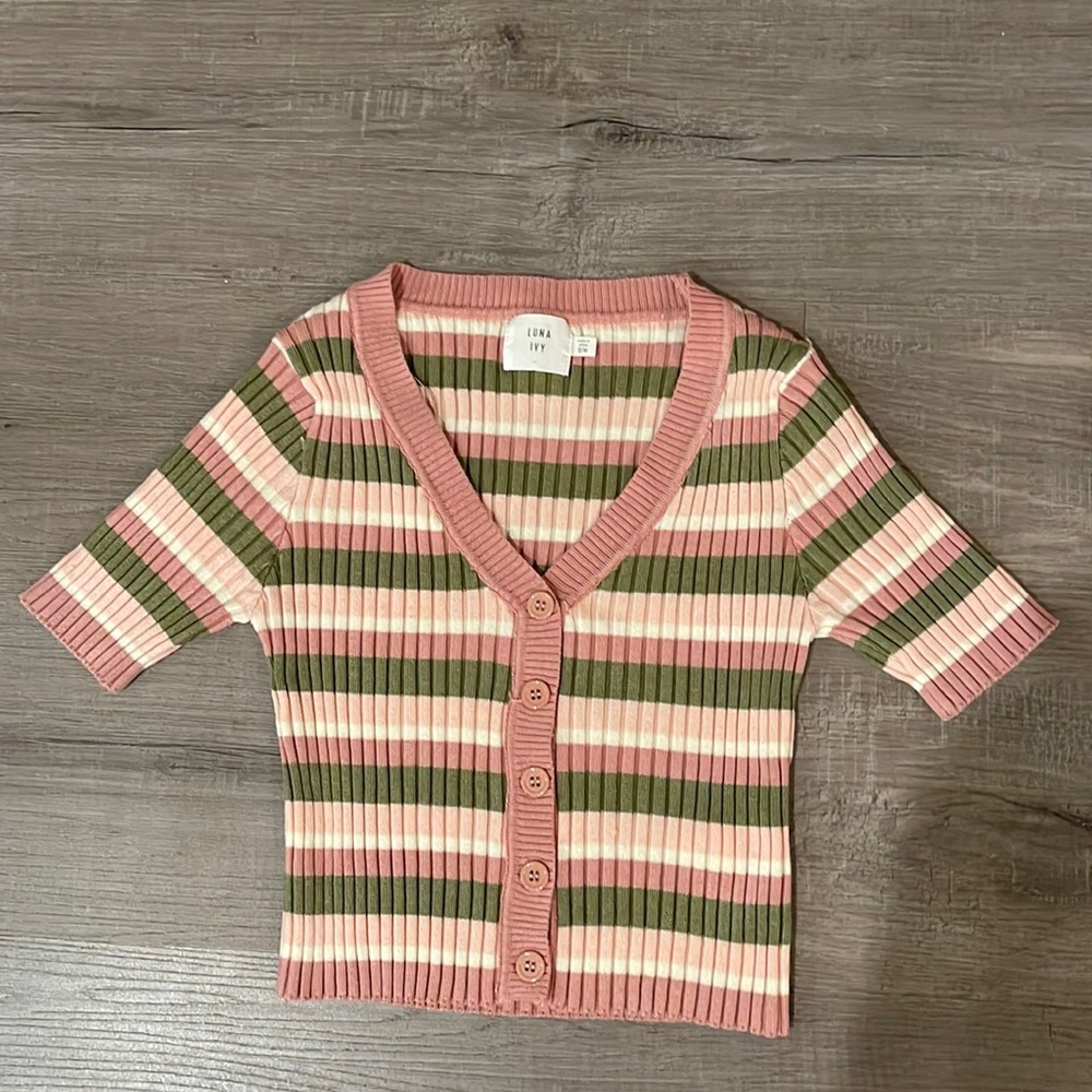 Cute button up shirt